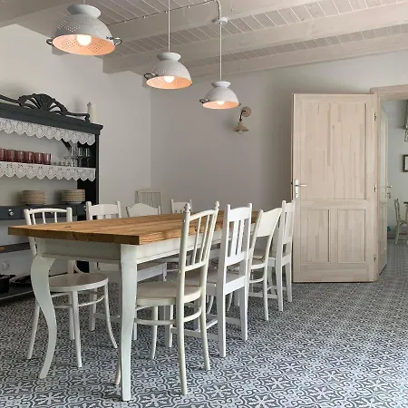 Káli Kütyü Casa de Férias Balatonhenye