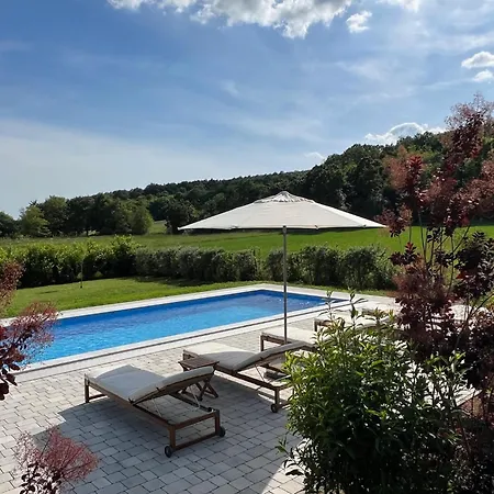 Káli Kütyü Casa de Férias Balatonhenye